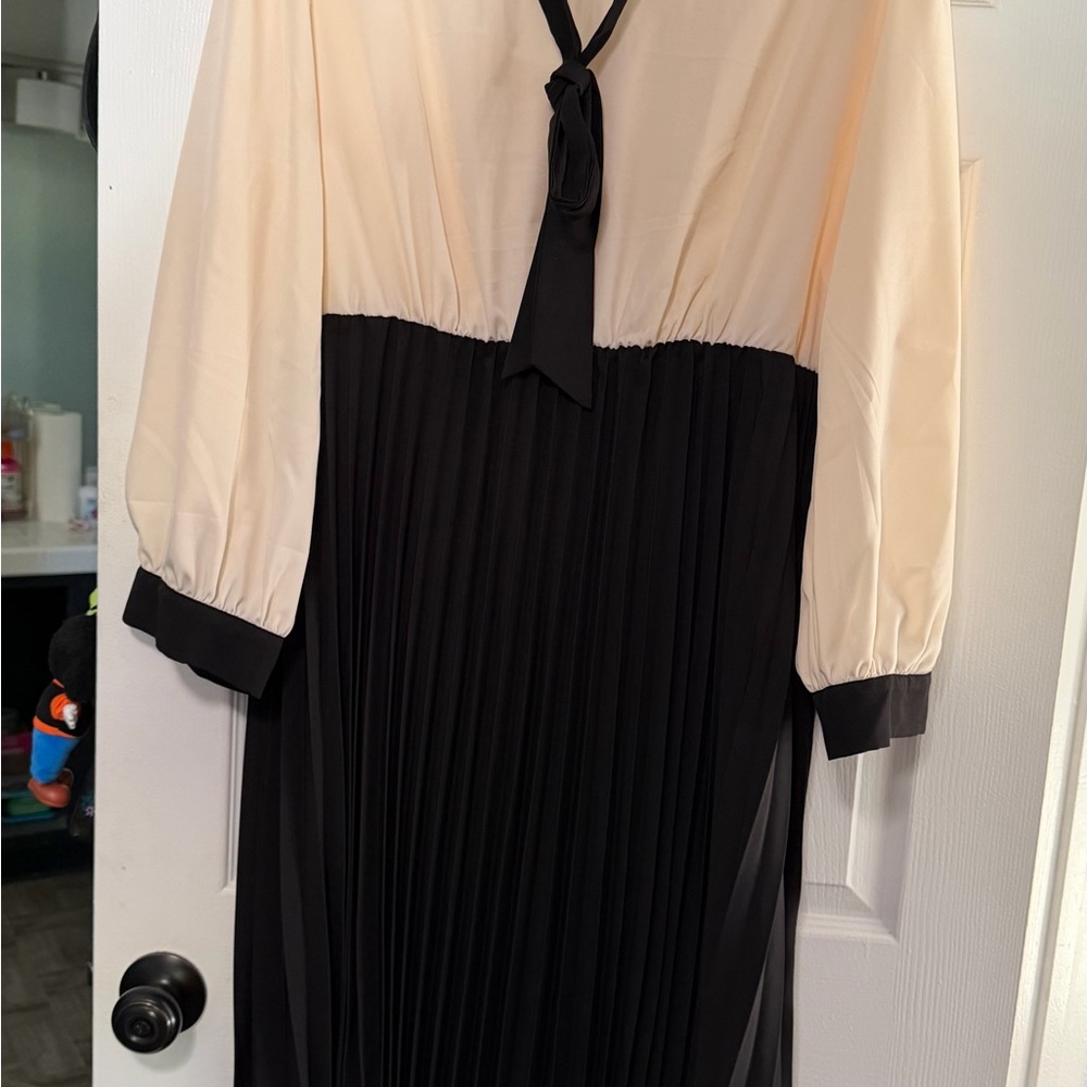 SHEIN Black and Cream Long Sleeve Dress